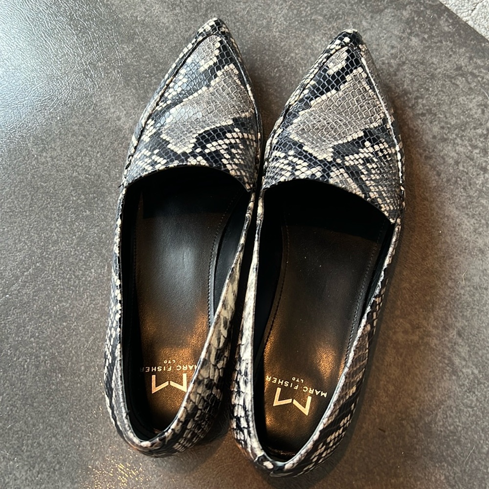 Marc Fisher LTD flats in snake skin design, size 8M